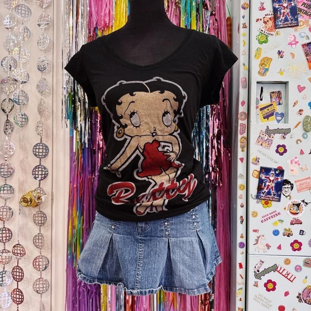 2010s Betty boop v neck tee